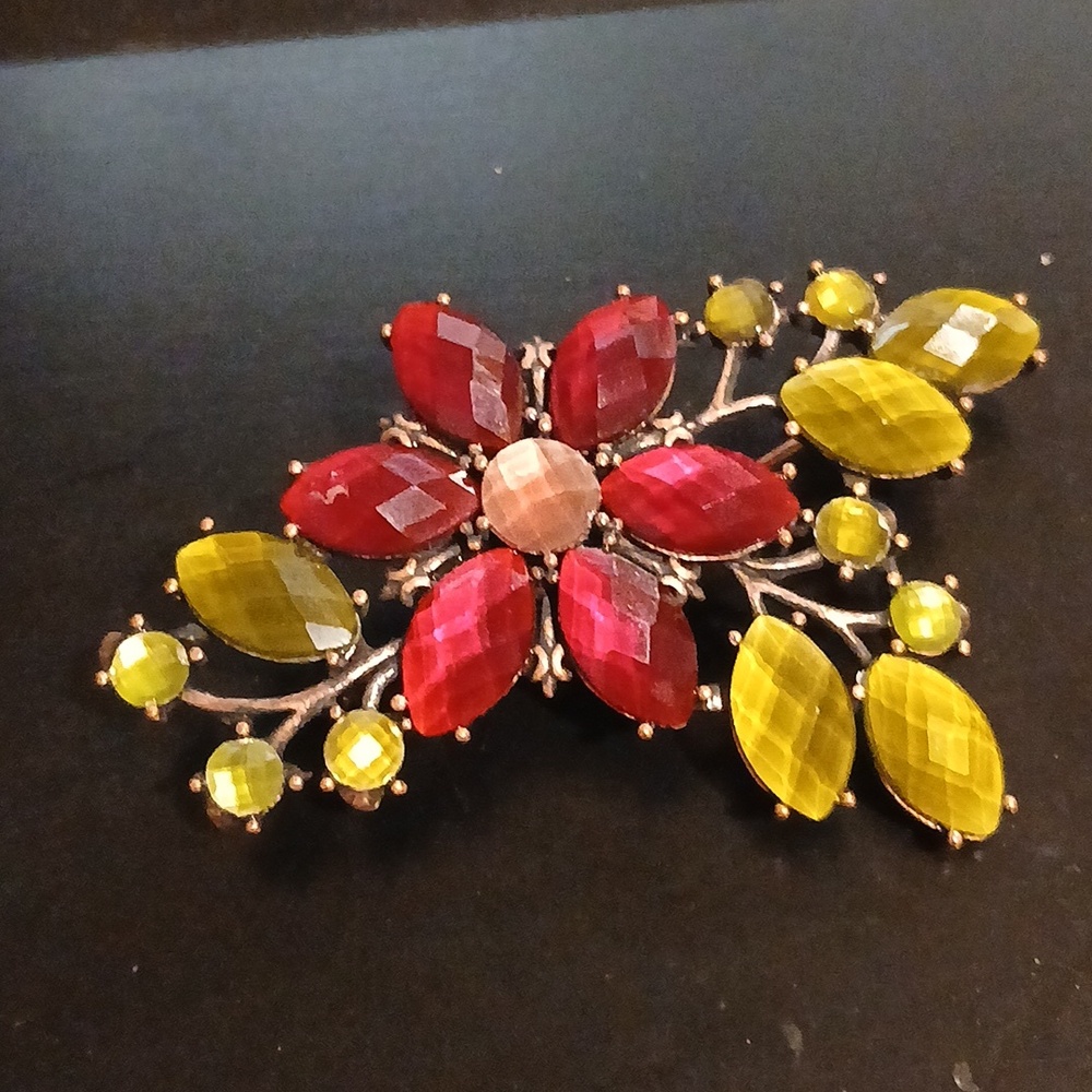 Liz Claiborne Floral Rhinestone Brooch STUNNING RHINESTONES!